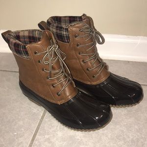 shoedazzle duck boots